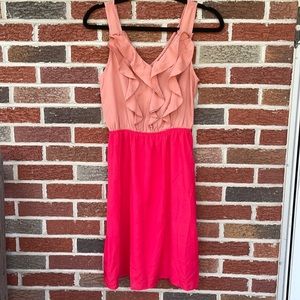 HARDLY USED Pink sleeveless dress with ruffles on the chest (XS)